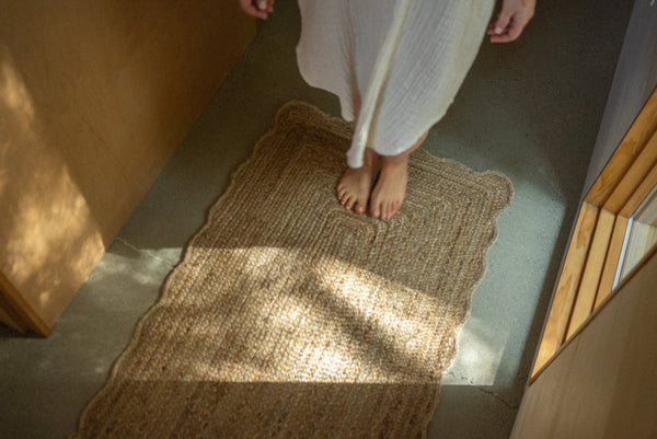 Scalloped Jute Rug | 2.5' x 8'